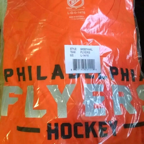NHL Philadelphia Flyers Youth Boys ,Short Sleeve Tee, Large(14-16). - Picture 2 of 3